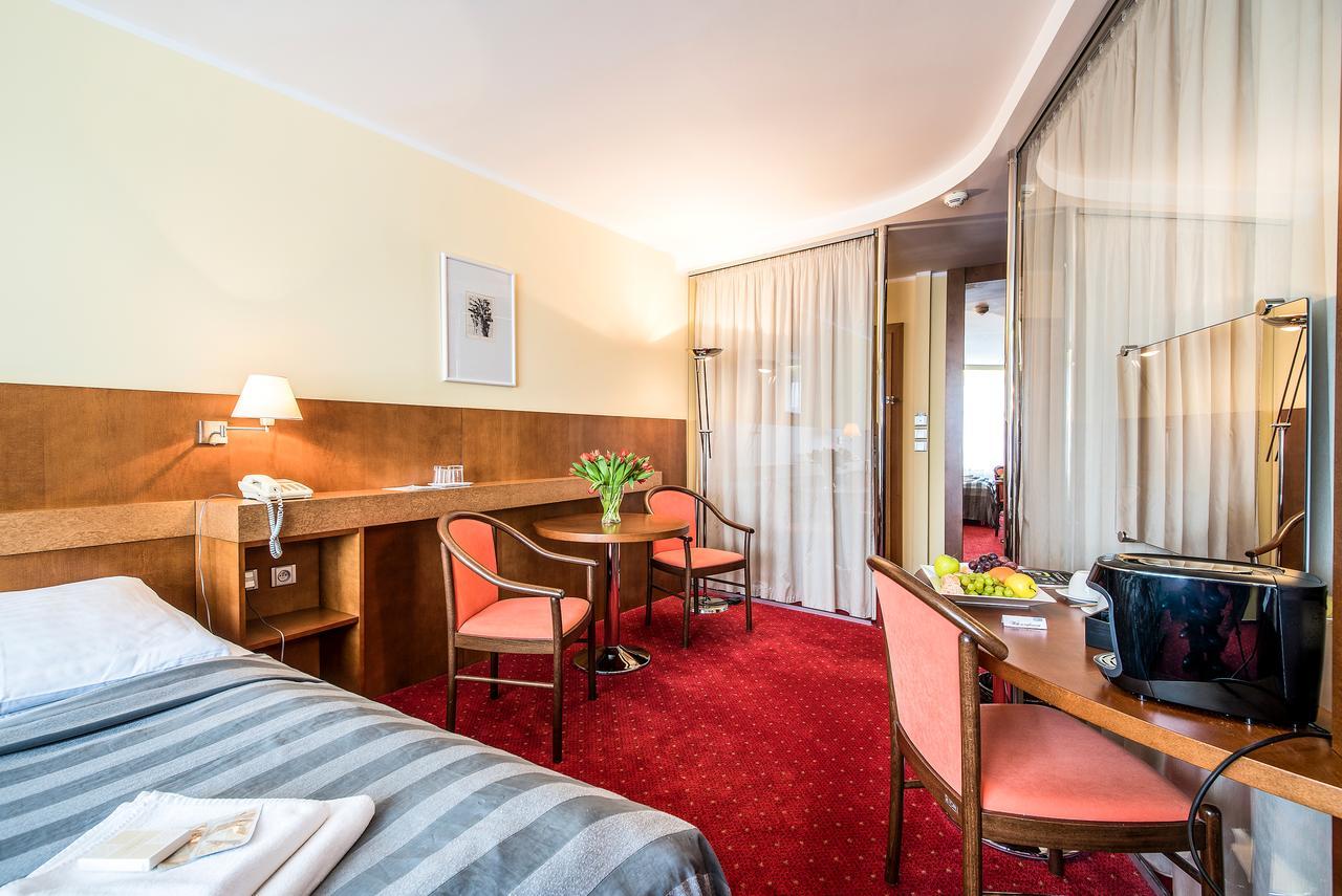 Hotel Jana Přerov Esterno foto